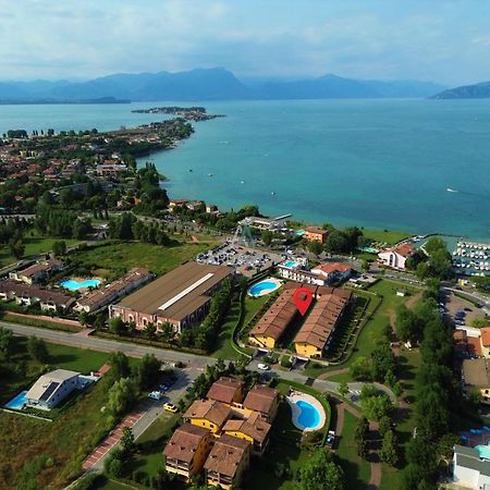 Artemide Apartment - A Soli 150M Dal Lago Di Garda Сирмионе Екстериор снимка