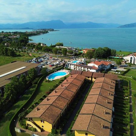 Artemide Apartment - A Soli 150M Dal Lago Di Garda Сирмионе Екстериор снимка