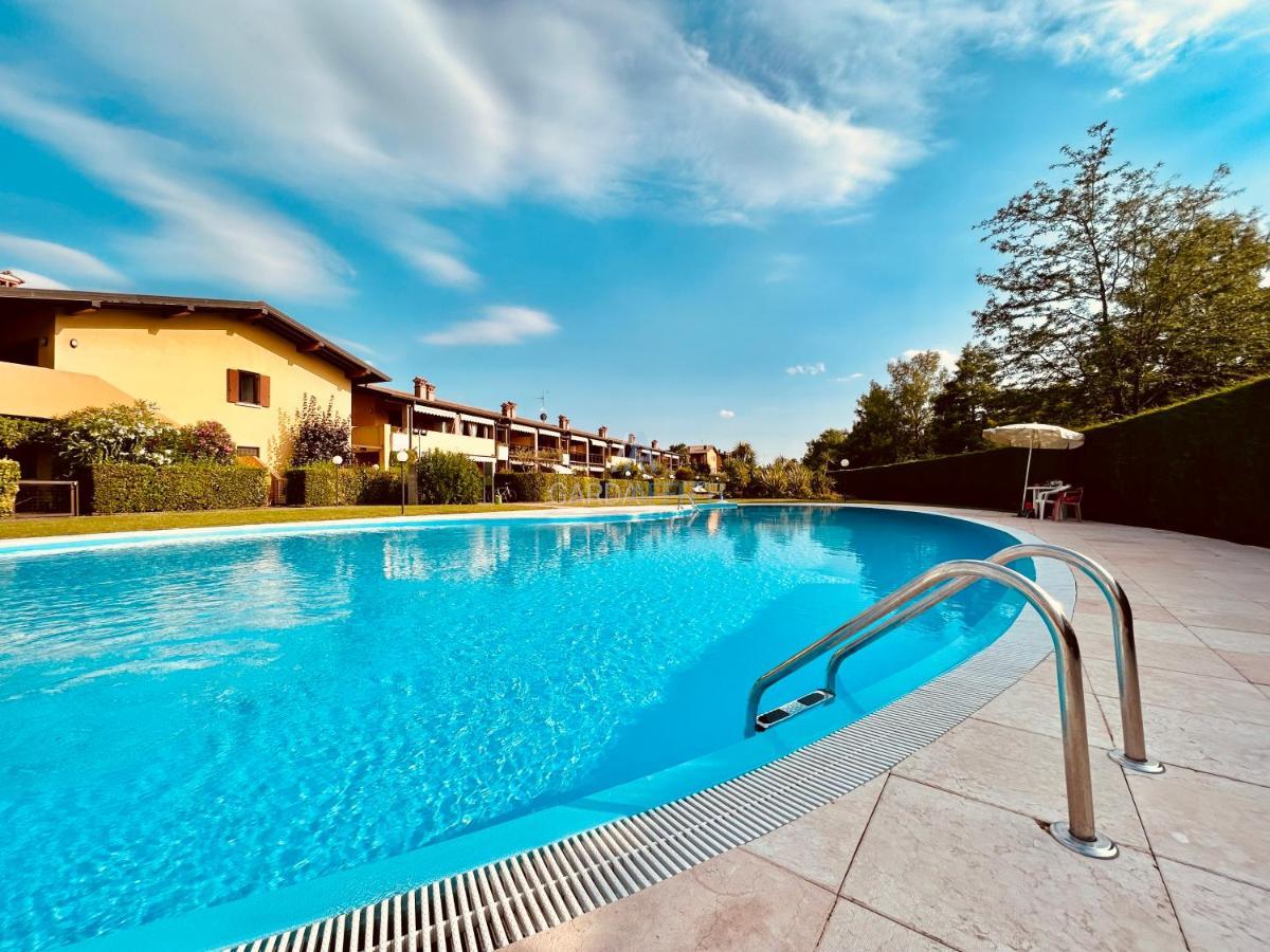 Artemide Apartment - A Soli 150M Dal Lago Di Garda Сирмионе Екстериор снимка
