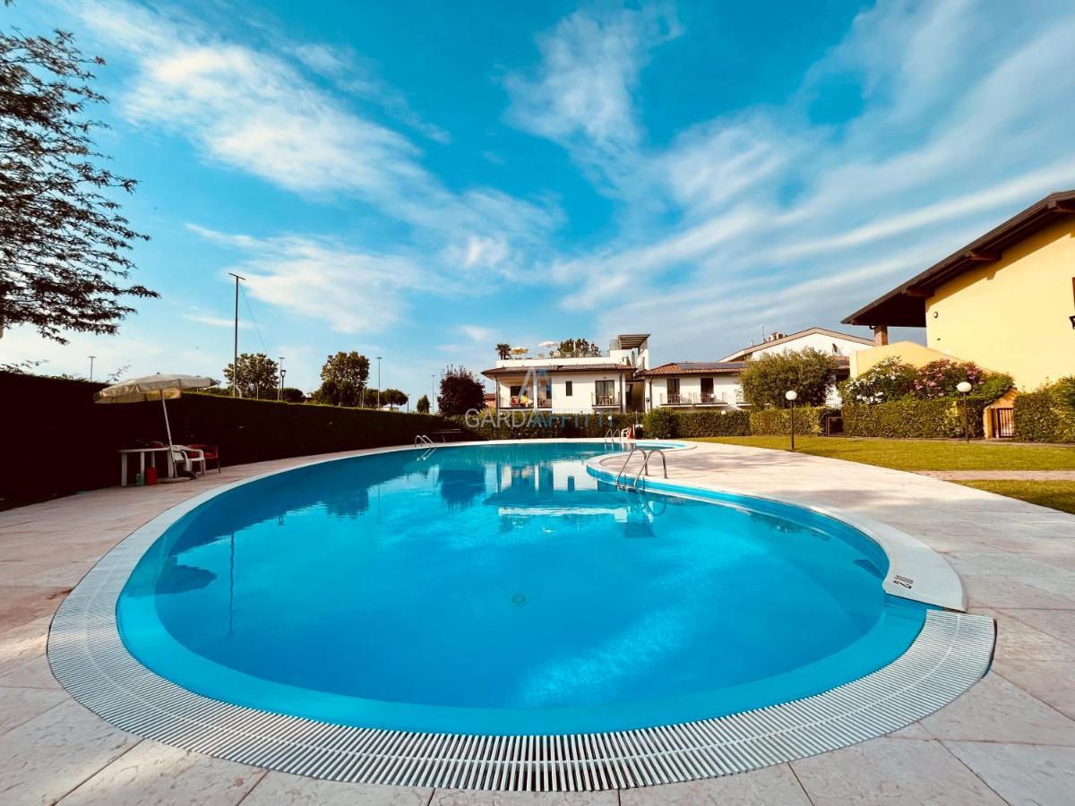 Artemide Apartment - A Soli 150M Dal Lago Di Garda Сирмионе Екстериор снимка