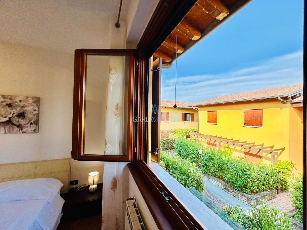 Artemide Apartment - A Soli 150M Dal Lago Di Garda Сирмионе Екстериор снимка