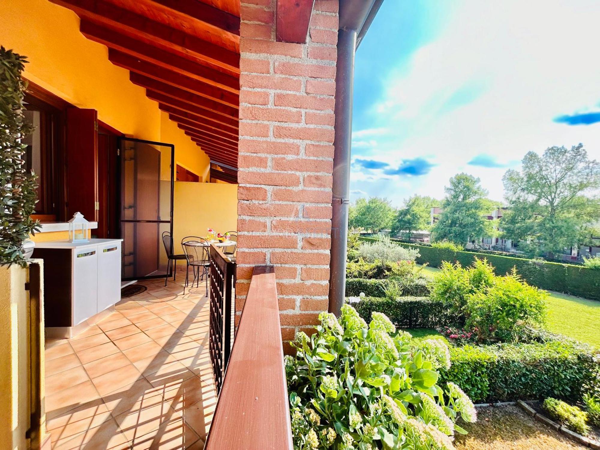 Artemide Apartment - A Soli 150M Dal Lago Di Garda Сирмионе Екстериор снимка