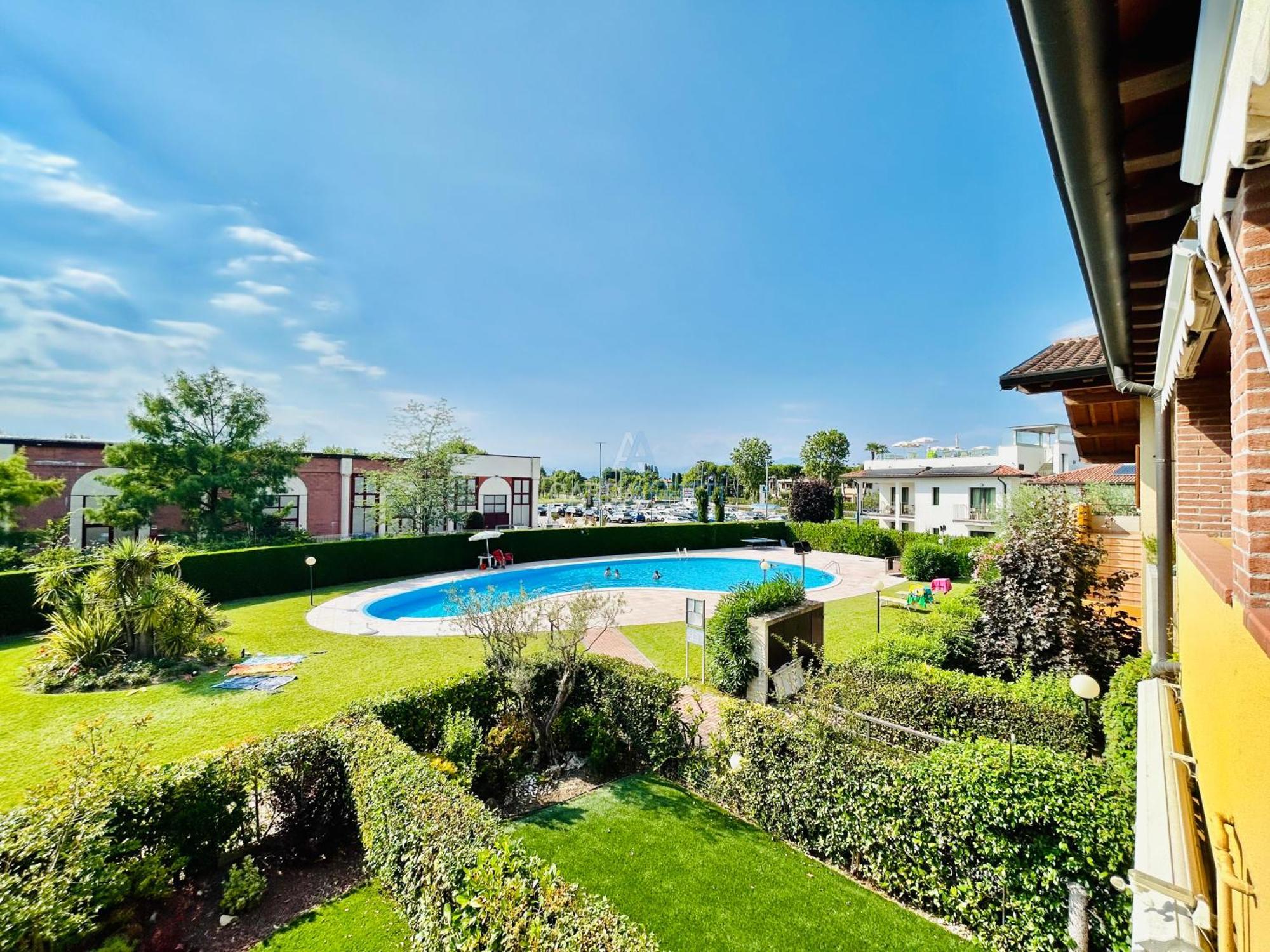 Artemide Apartment - A Soli 150M Dal Lago Di Garda Сирмионе Екстериор снимка