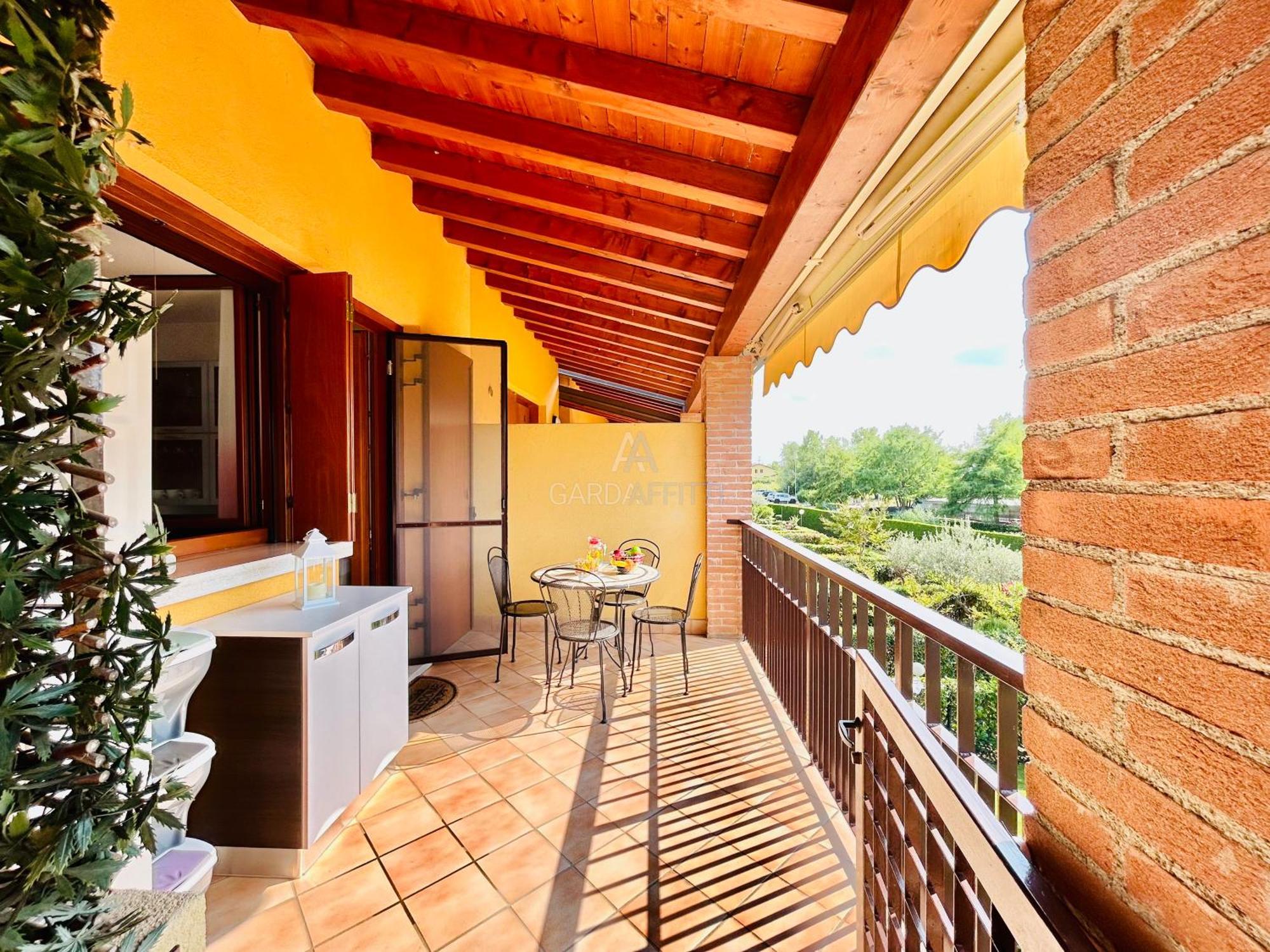 Artemide Apartment - A Soli 150M Dal Lago Di Garda Сирмионе Екстериор снимка