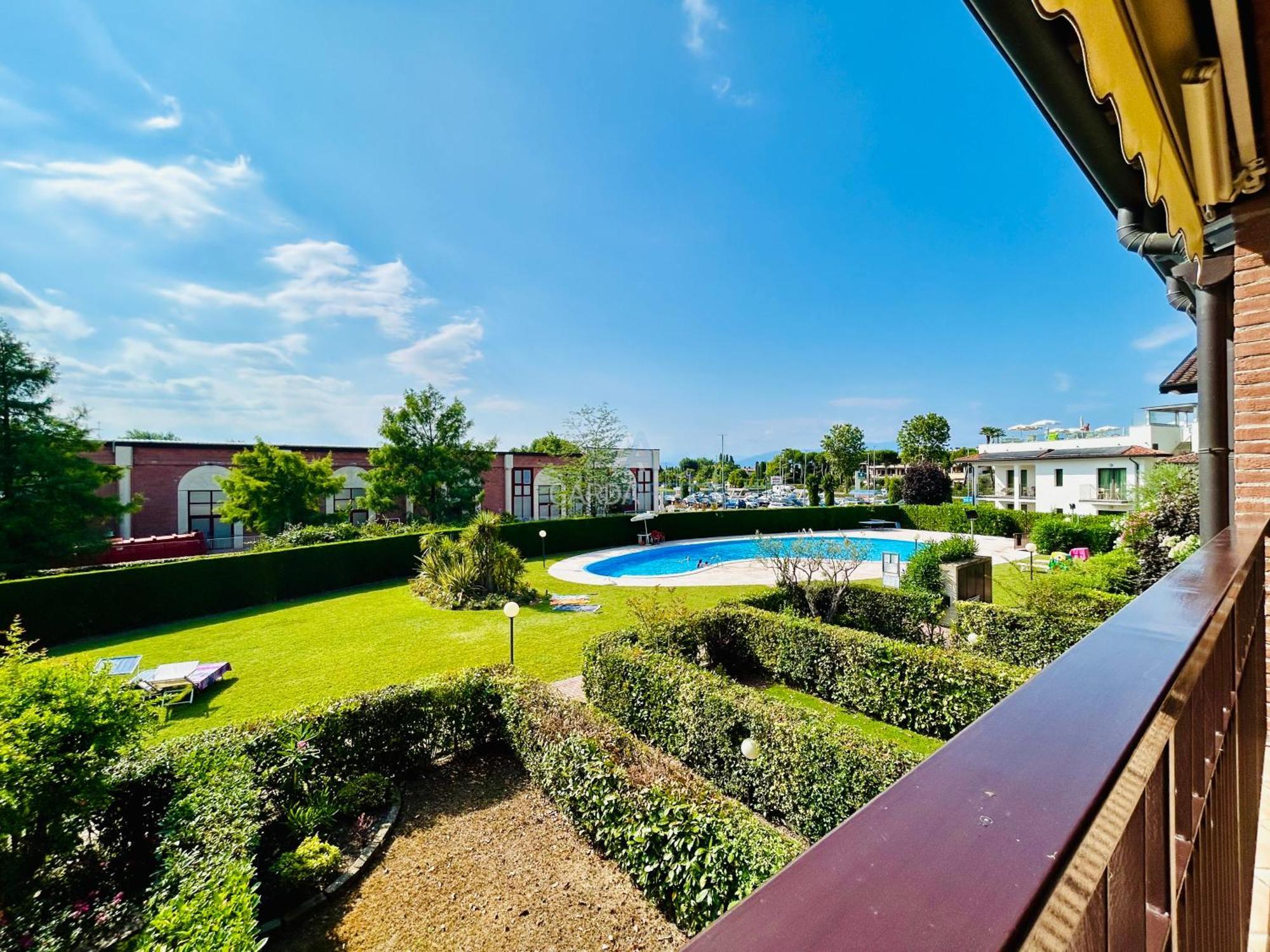 Artemide Apartment - A Soli 150M Dal Lago Di Garda Сирмионе Екстериор снимка