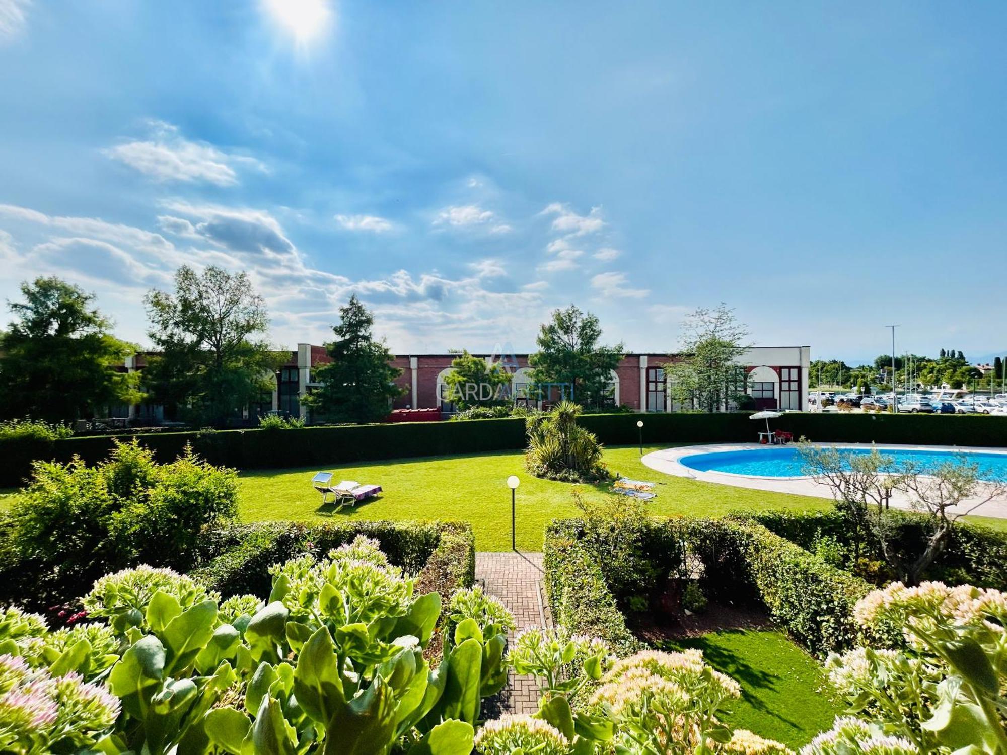 Artemide Apartment - A Soli 150M Dal Lago Di Garda Сирмионе Екстериор снимка