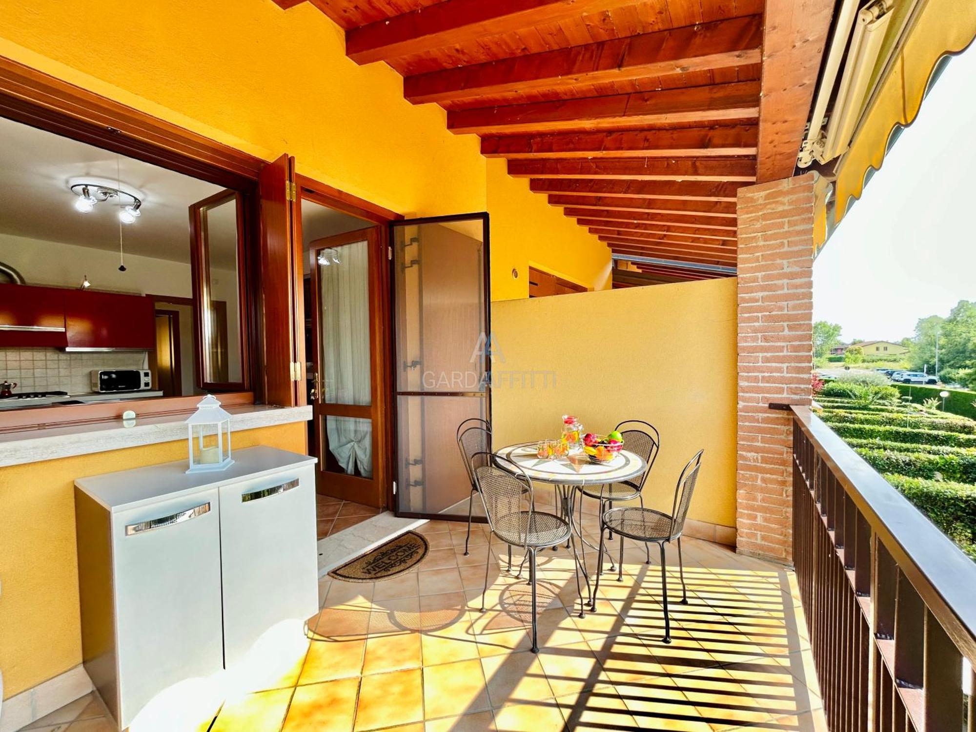 Artemide Apartment - A Soli 150M Dal Lago Di Garda Сирмионе Екстериор снимка