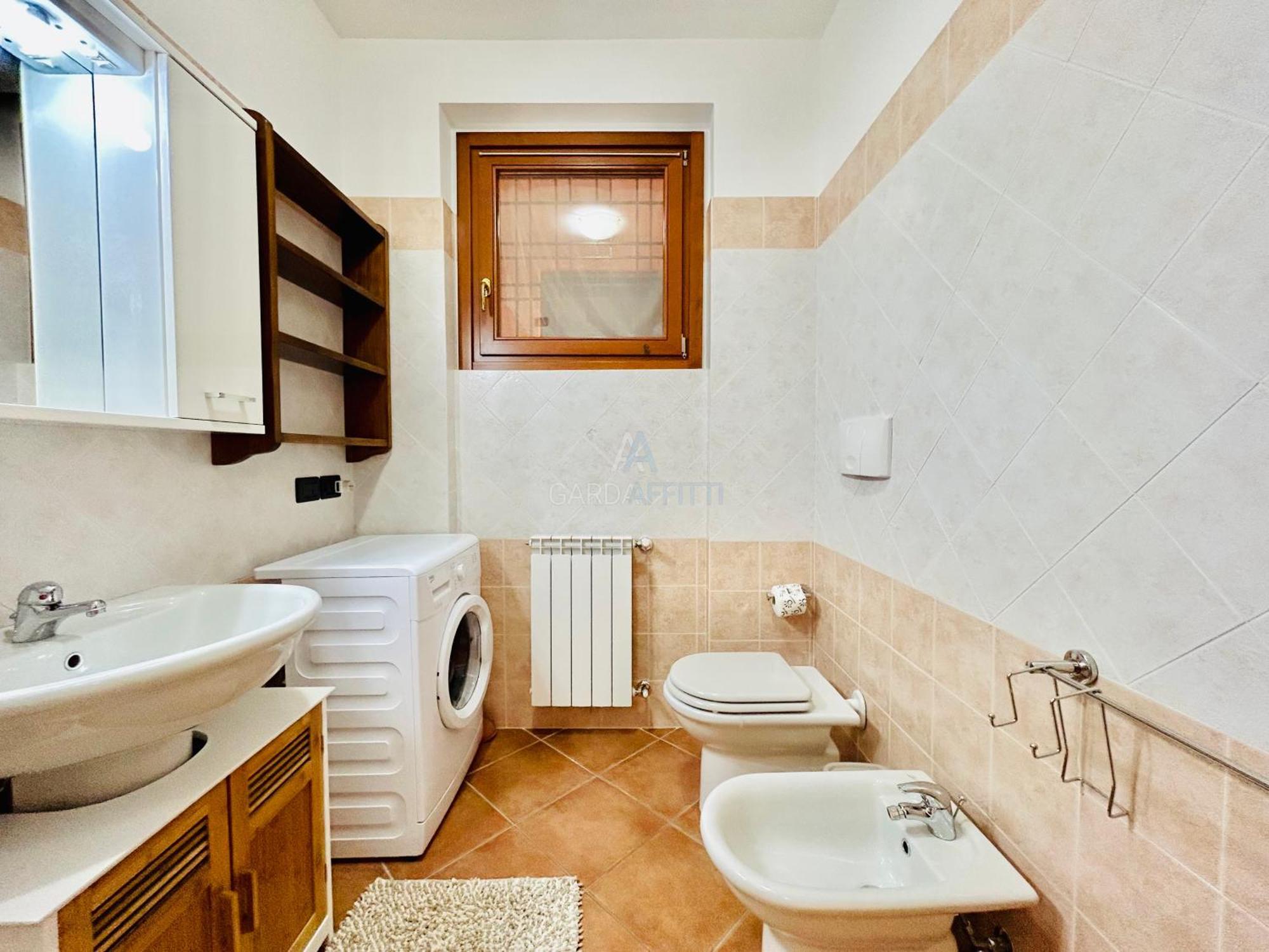 Artemide Apartment - A Soli 150M Dal Lago Di Garda Сирмионе Екстериор снимка