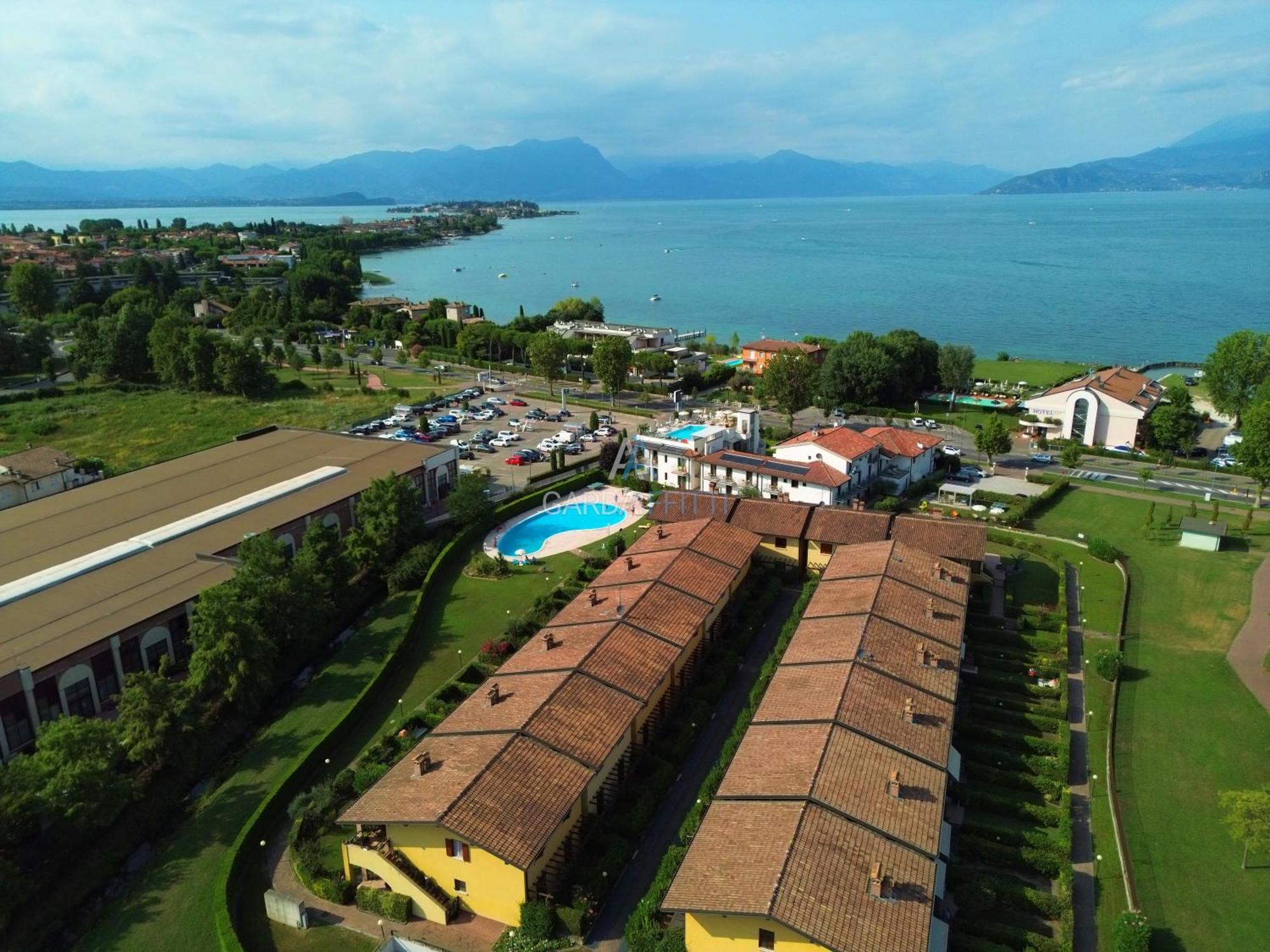 Artemide Apartment - A Soli 150M Dal Lago Di Garda Сирмионе Екстериор снимка